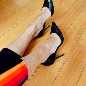 Sam Edelman Black Embossed D’Orsay Pumps - Size 4